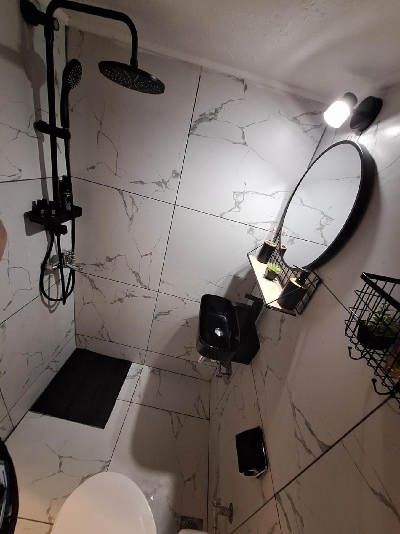 Queen Suites 60M2 سالونيك المظهر الخارجي الصورة